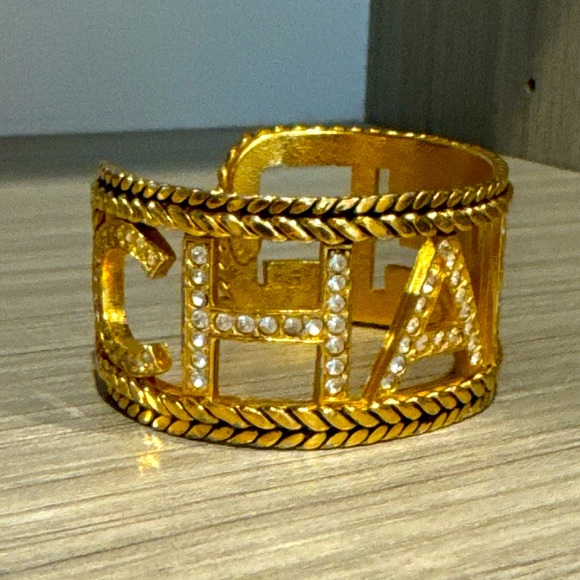 CHANEL RARE VINTAGE RHINESTONE BANGLE - Picture 1 of 6